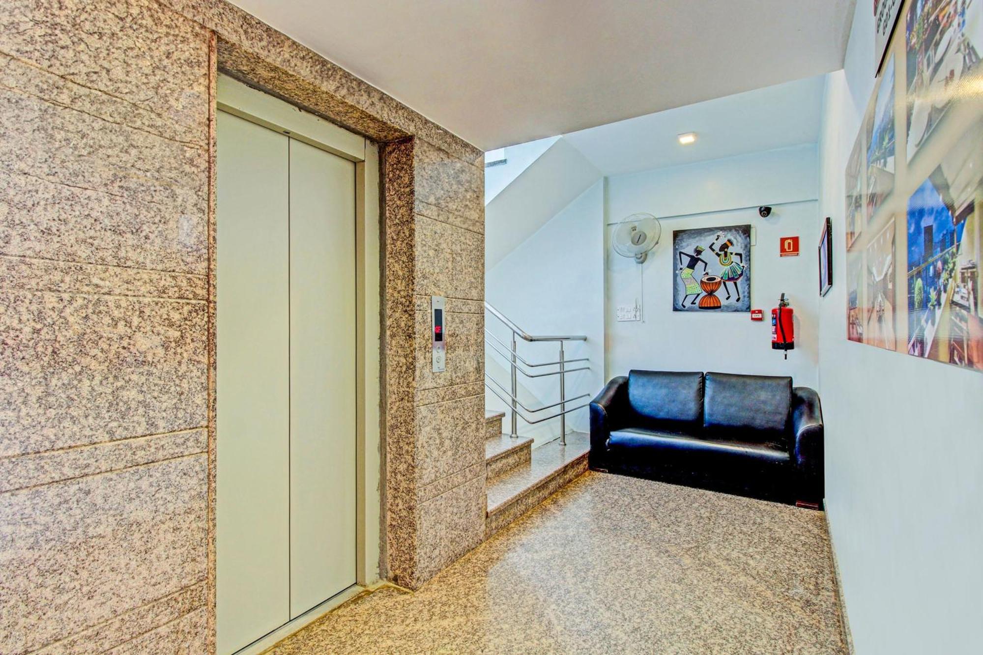 Capital O Sri Krishna Suites Near 7D Voyage Bangalore Exteriör bild
