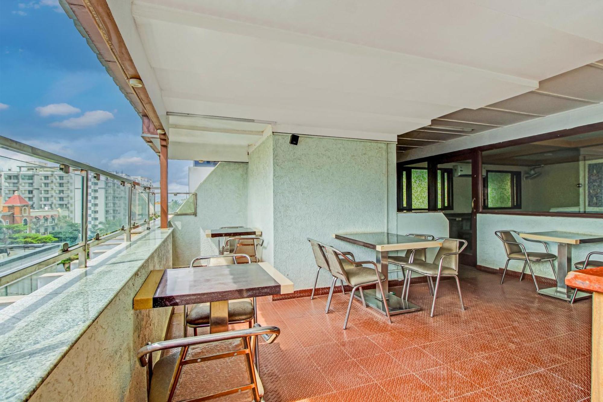 Capital O Sri Krishna Suites Near 7D Voyage Bangalore Exteriör bild