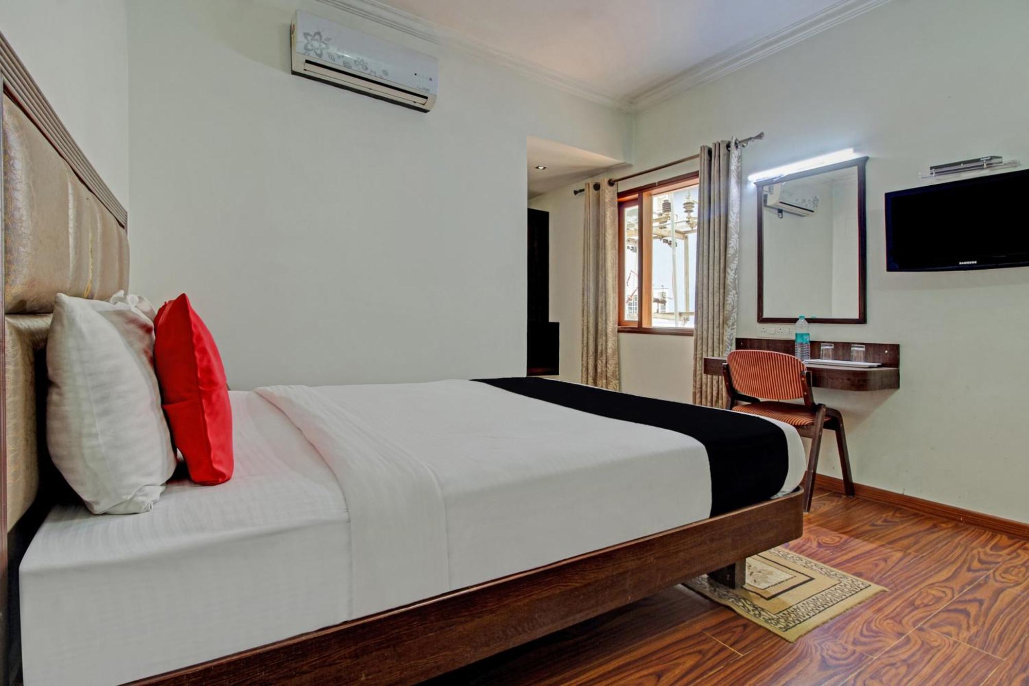 Capital O Sri Krishna Suites Near 7D Voyage Bangalore Exteriör bild